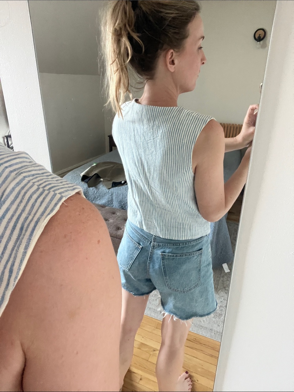 Striped sleeveless vest - Picture 3 of 4
